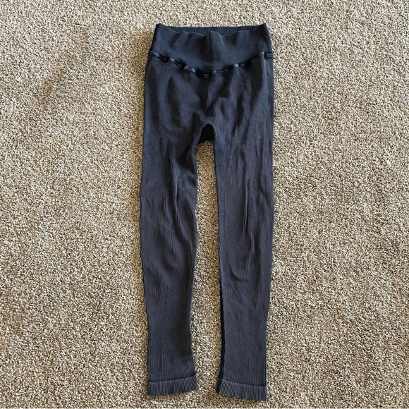 Senita Athletics Crop Seamless Leggings Women’s Large Gray Vintage Washed Ribbed - Picture 3 of 12
